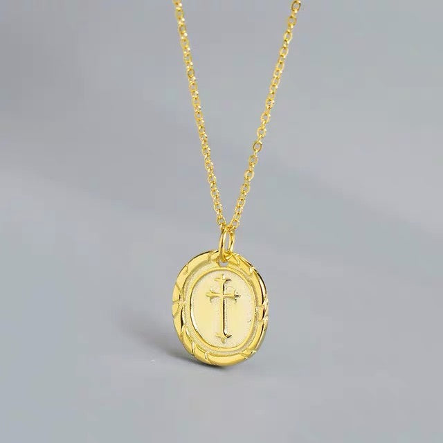 Collier pendentif rond croix minimaliste