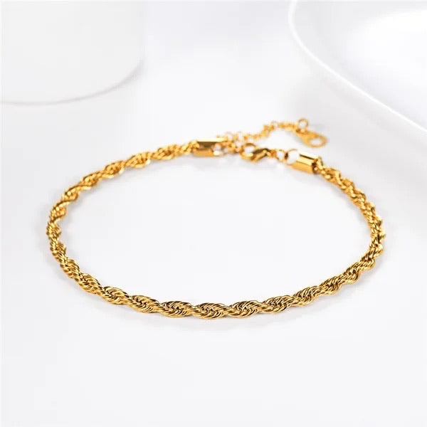 Minimalist Twisted Chain Bracelet