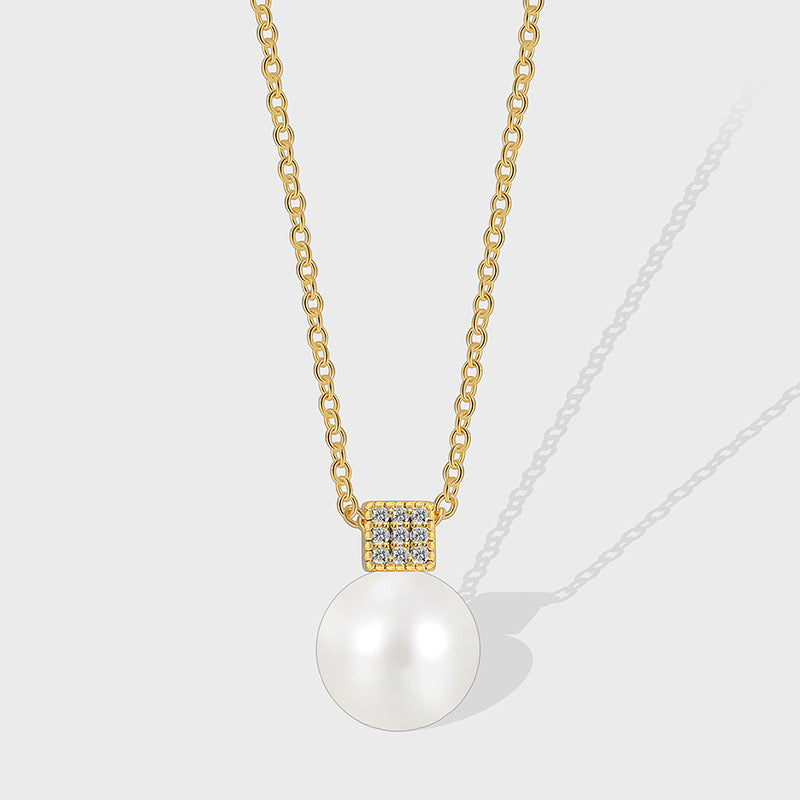 Evelyn Pearl Necklace