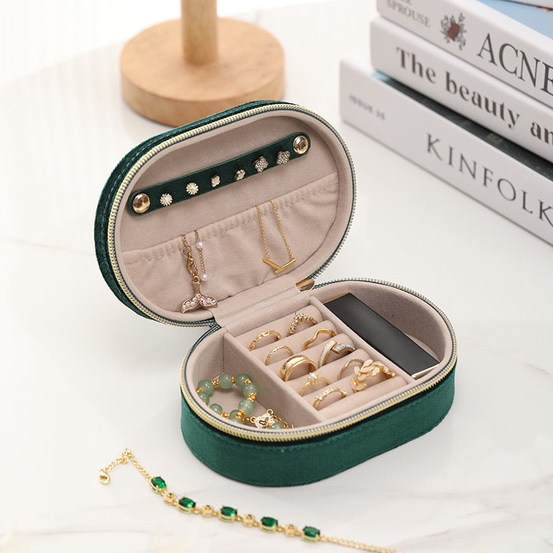 Ainico Oval Velvet Jewellery Box