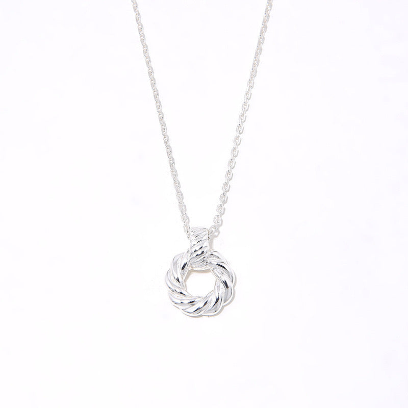 Twisted Round Pendant Necklace