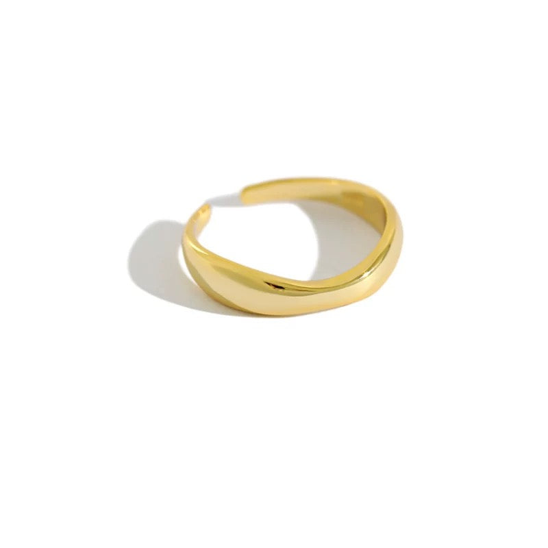 Bague en argent au design irrégulier minimaliste