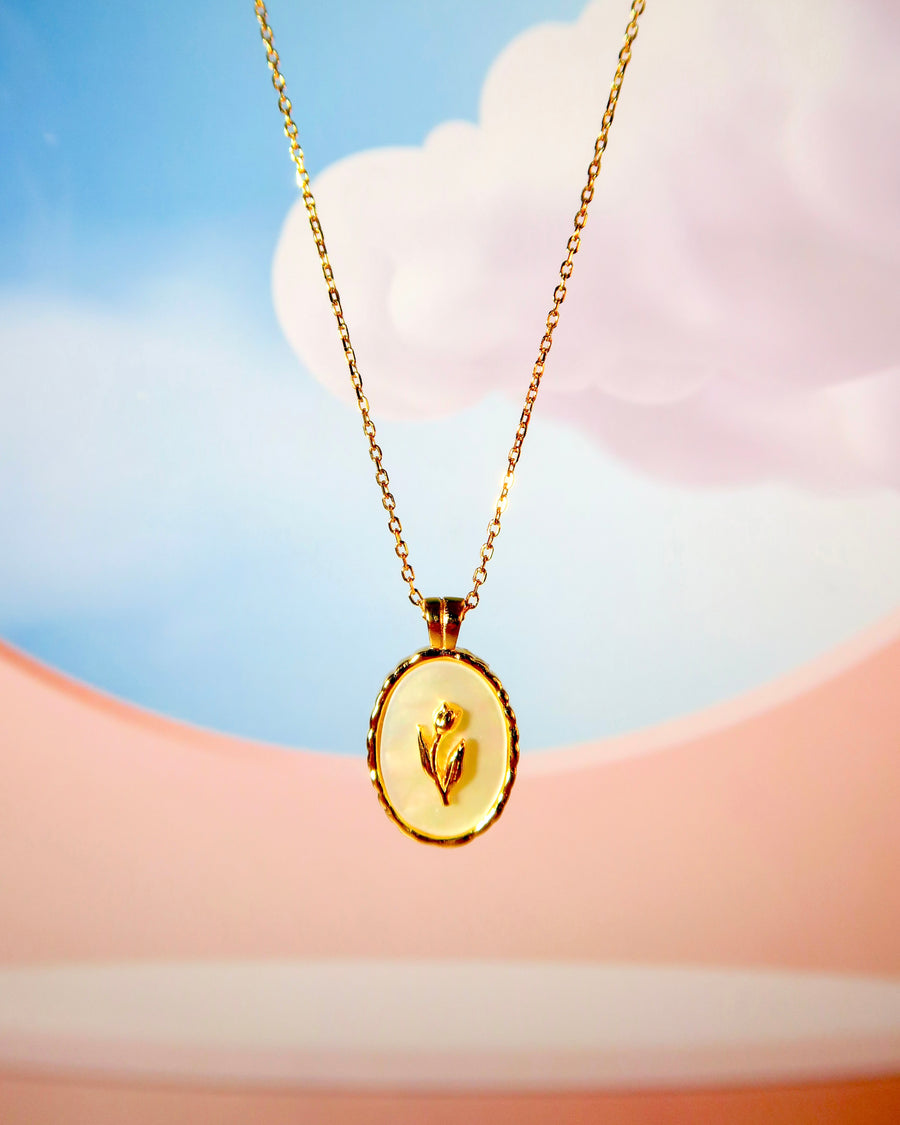 Classic Tulip Pendant Mother of Pearl Necklace