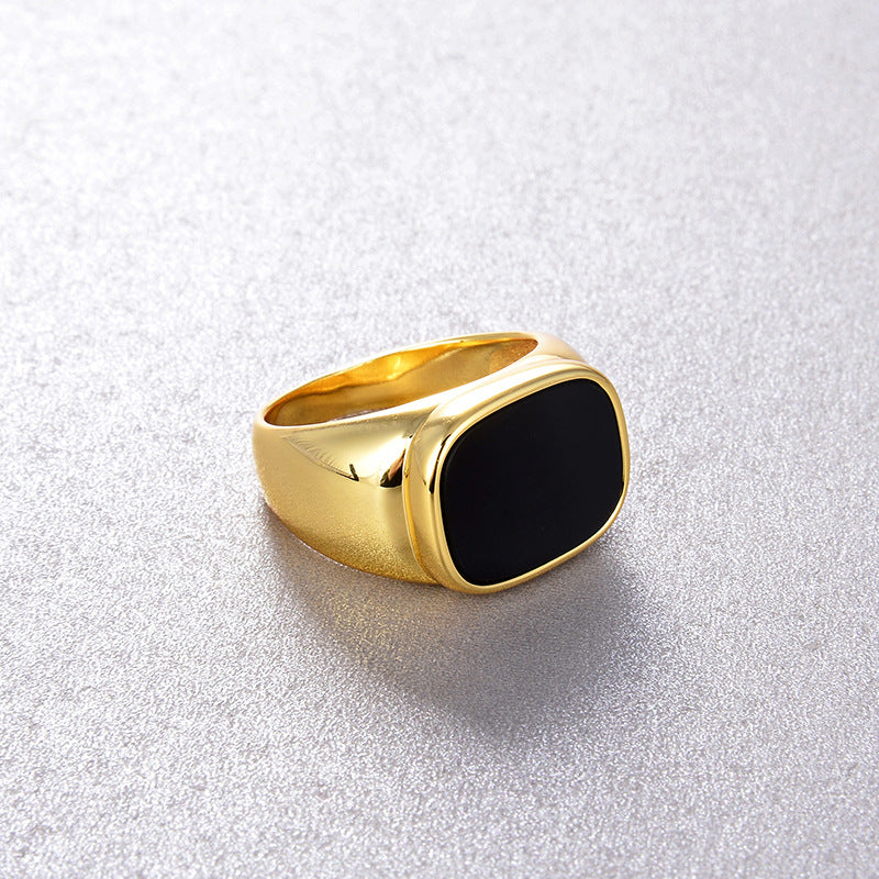 Minimalist Chunky Black Onyx Medaille Ring in Gold Vermeil 18k