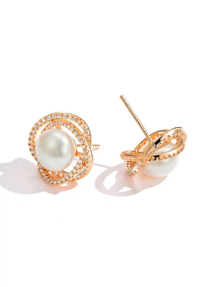 Luxury Elegant Pearl Ear Studs