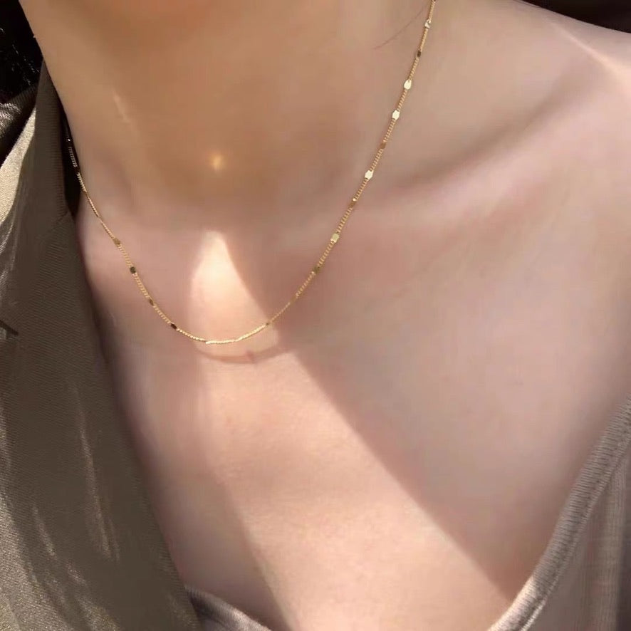 Collier ras de cou minimaliste