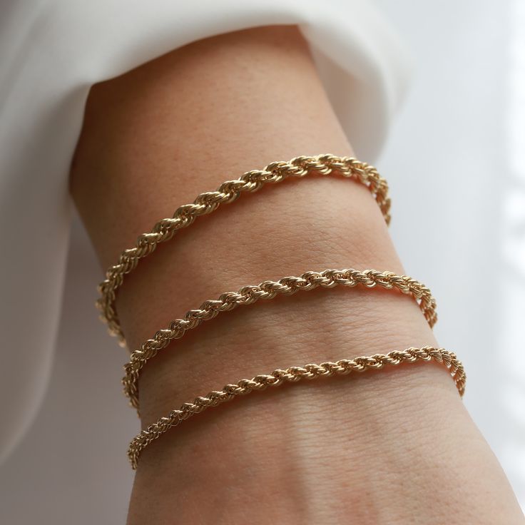 Minimalist Twisted Chain Bracelet