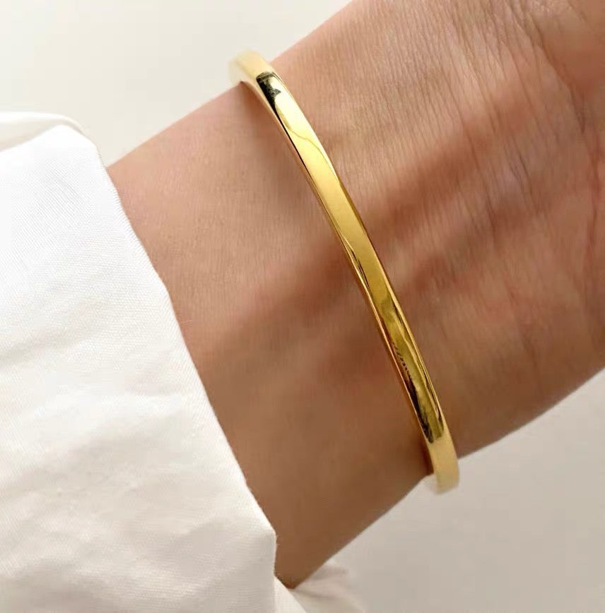 Minimalist Chunky Bangle Bracelet