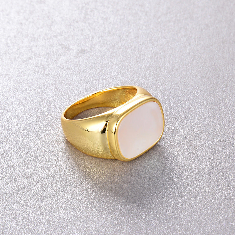 Chunky Mother of Pearl Medaille Ring in Gold Vermeil 18k