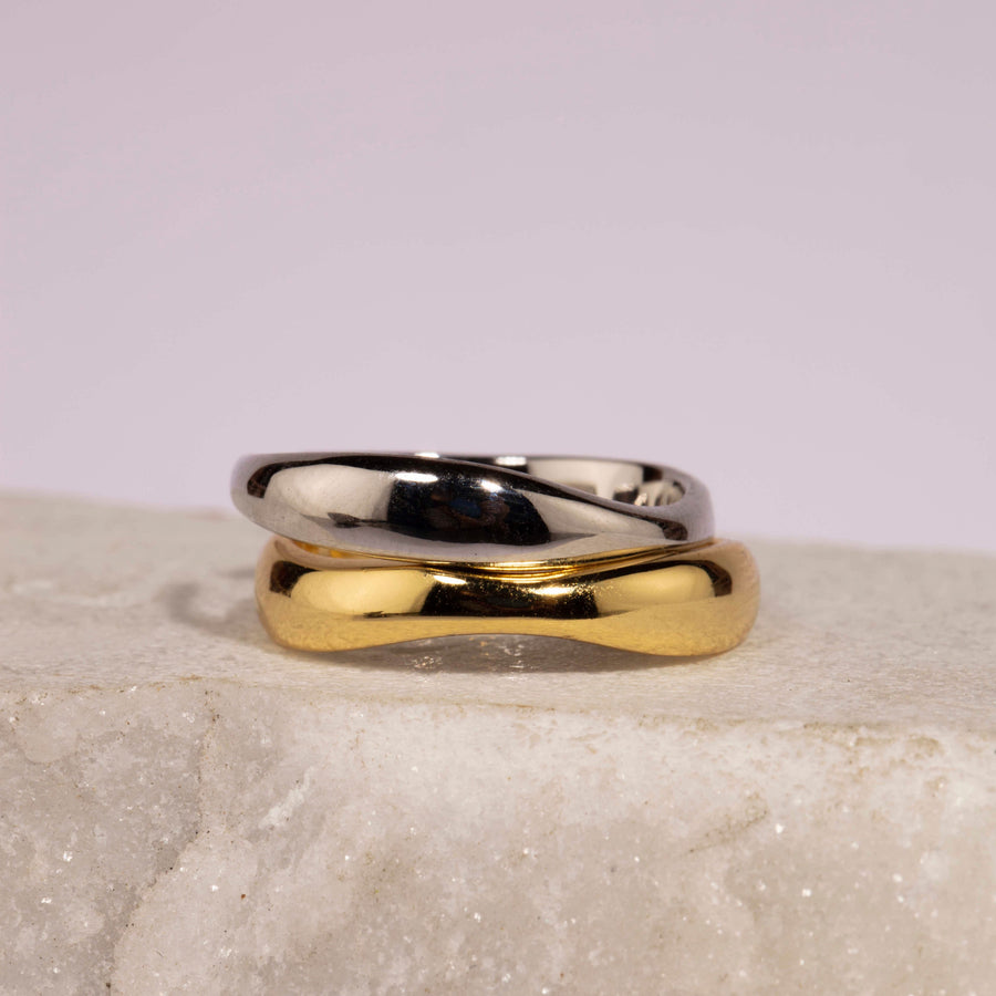 Bague en argent au design irrégulier minimaliste