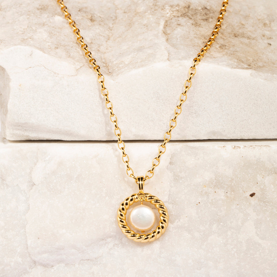 Pearl in a Cercle Statement Pendant Necklace