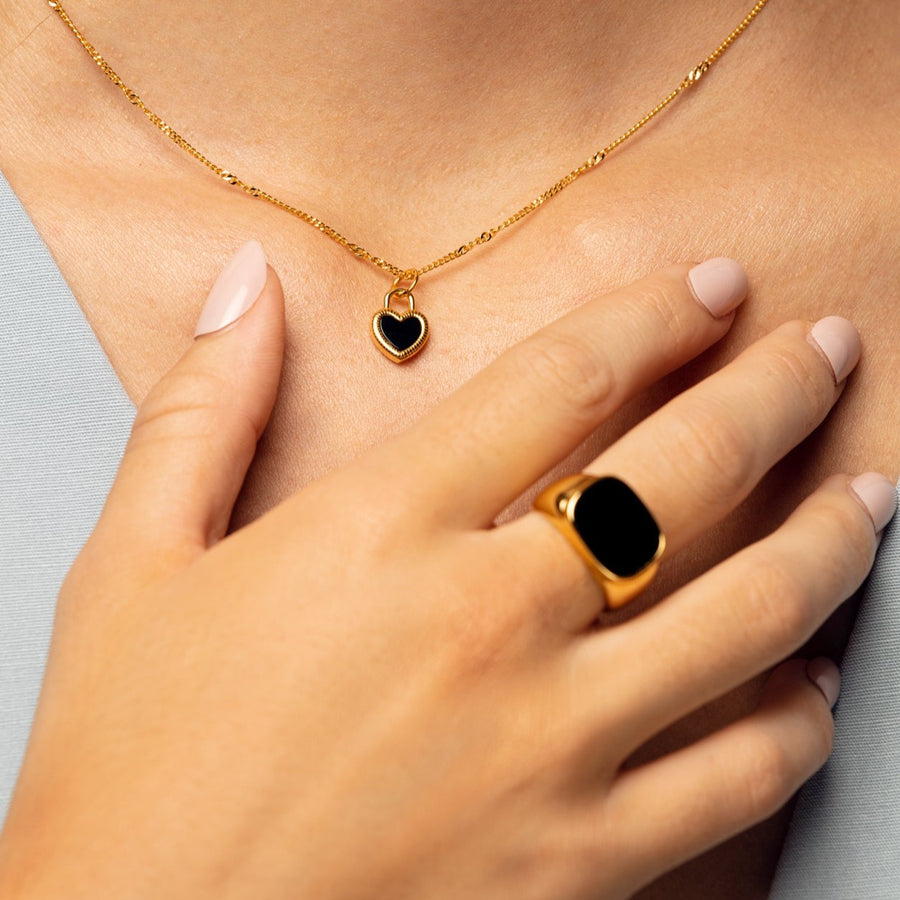 Minimalist Chunky Black Onyx Medaille Ring in Gold Vermeil 18k