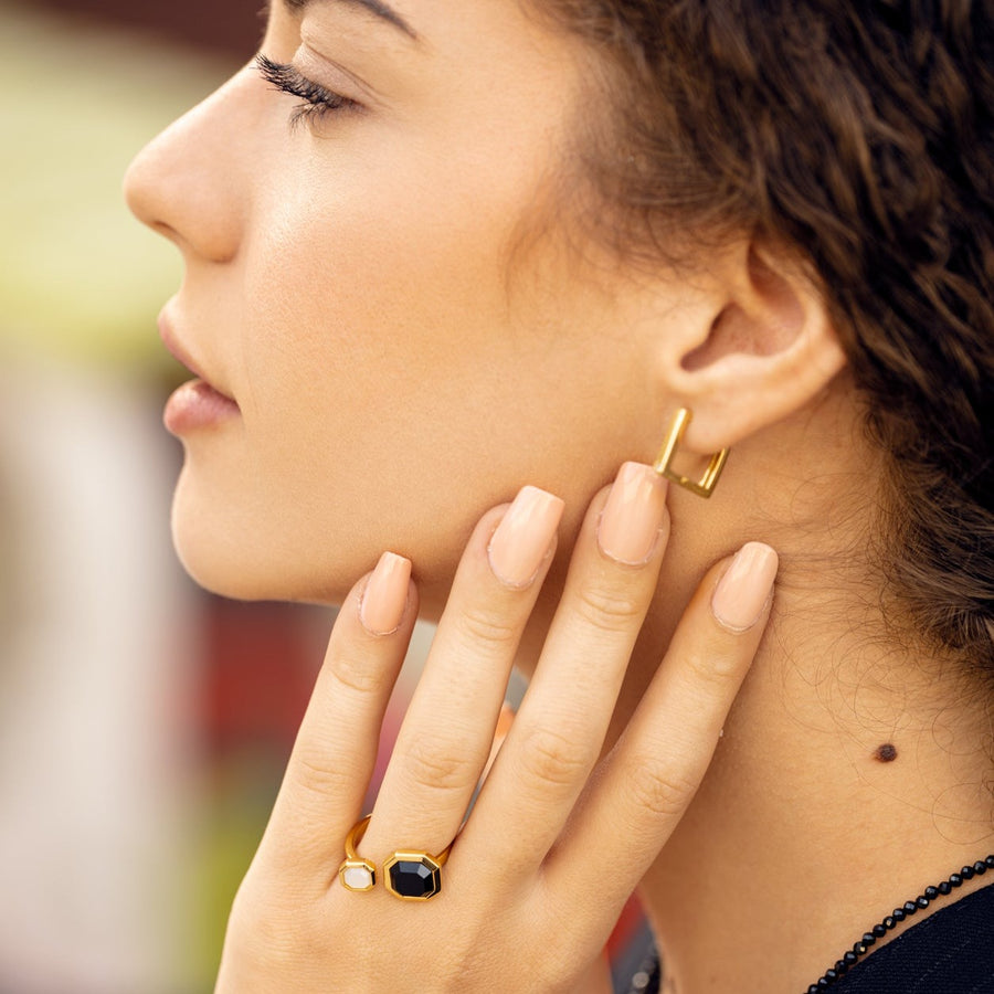 Bague Minimaliste Géométrique avec Onyx et Pierre de Nacre