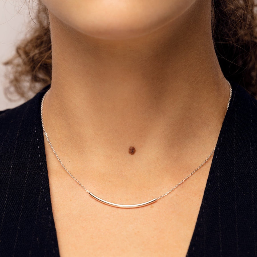 Collier minimaliste Smiley Bar