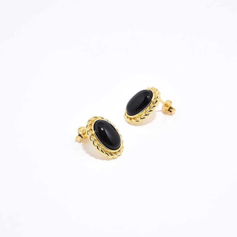 Boucles d'oreilles chics avec l'inspiration du style vintage en or vermeil en onyx noir