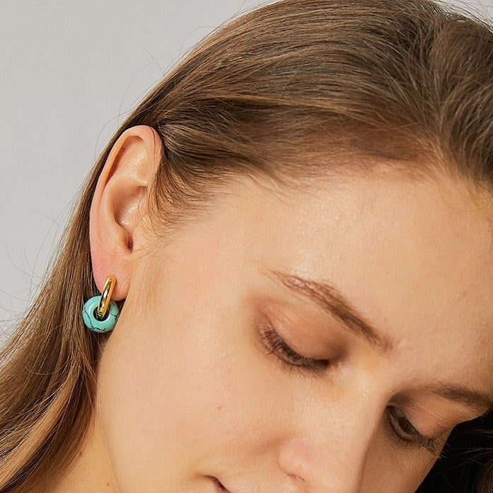 Boucles d'oreilles créoles avec pendants en turquoise