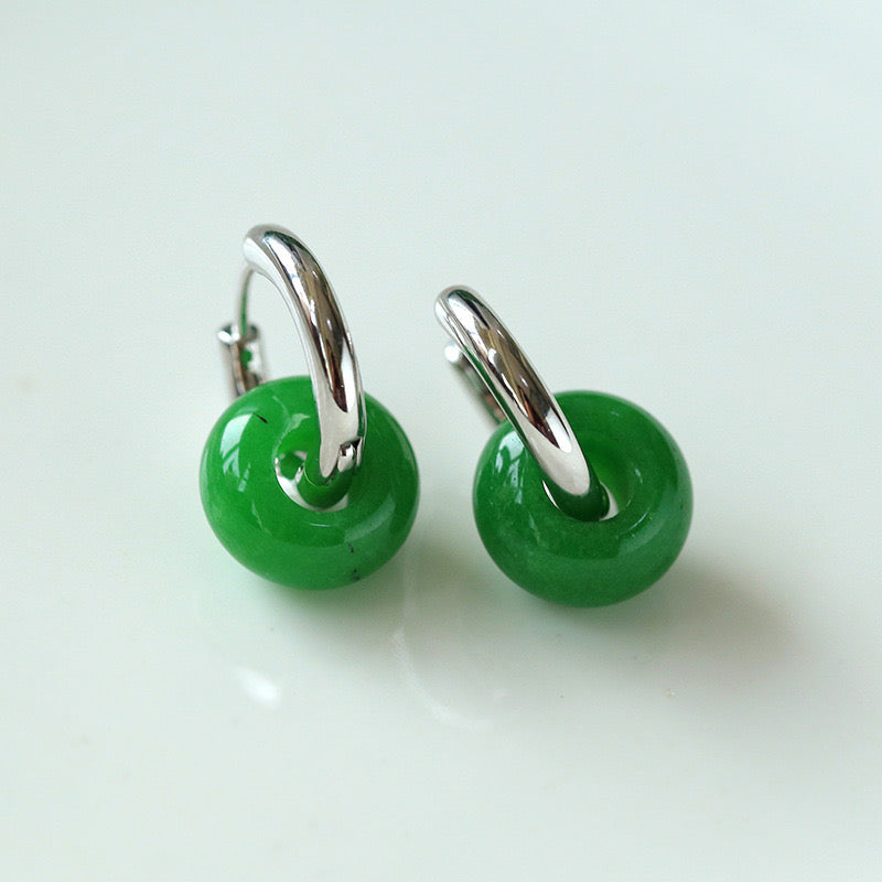 Boucles d'oreilles créoles avec pendants en jade